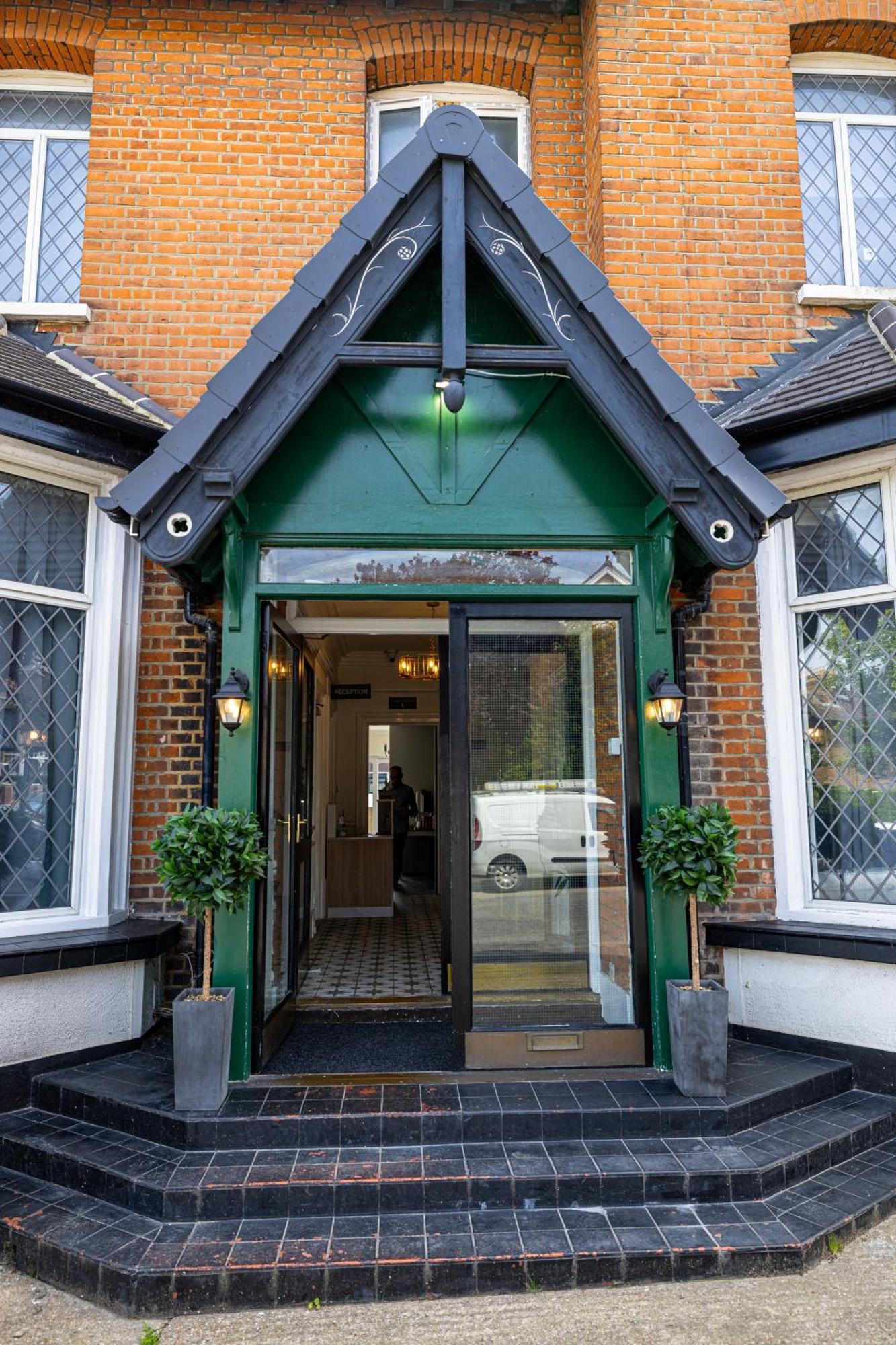 Woodford Hotel London Exterior photo