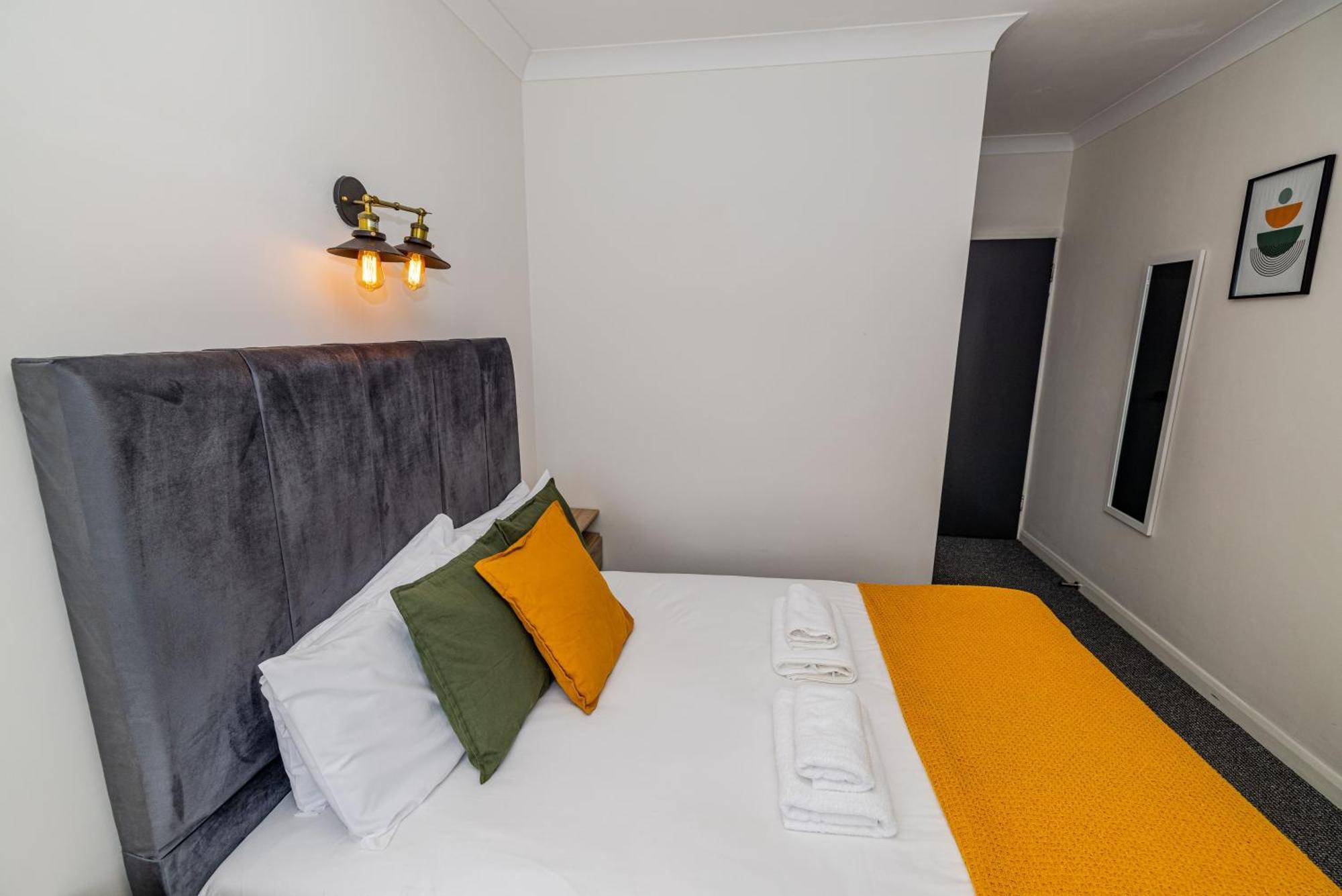 Woodford Hotel London Exterior photo