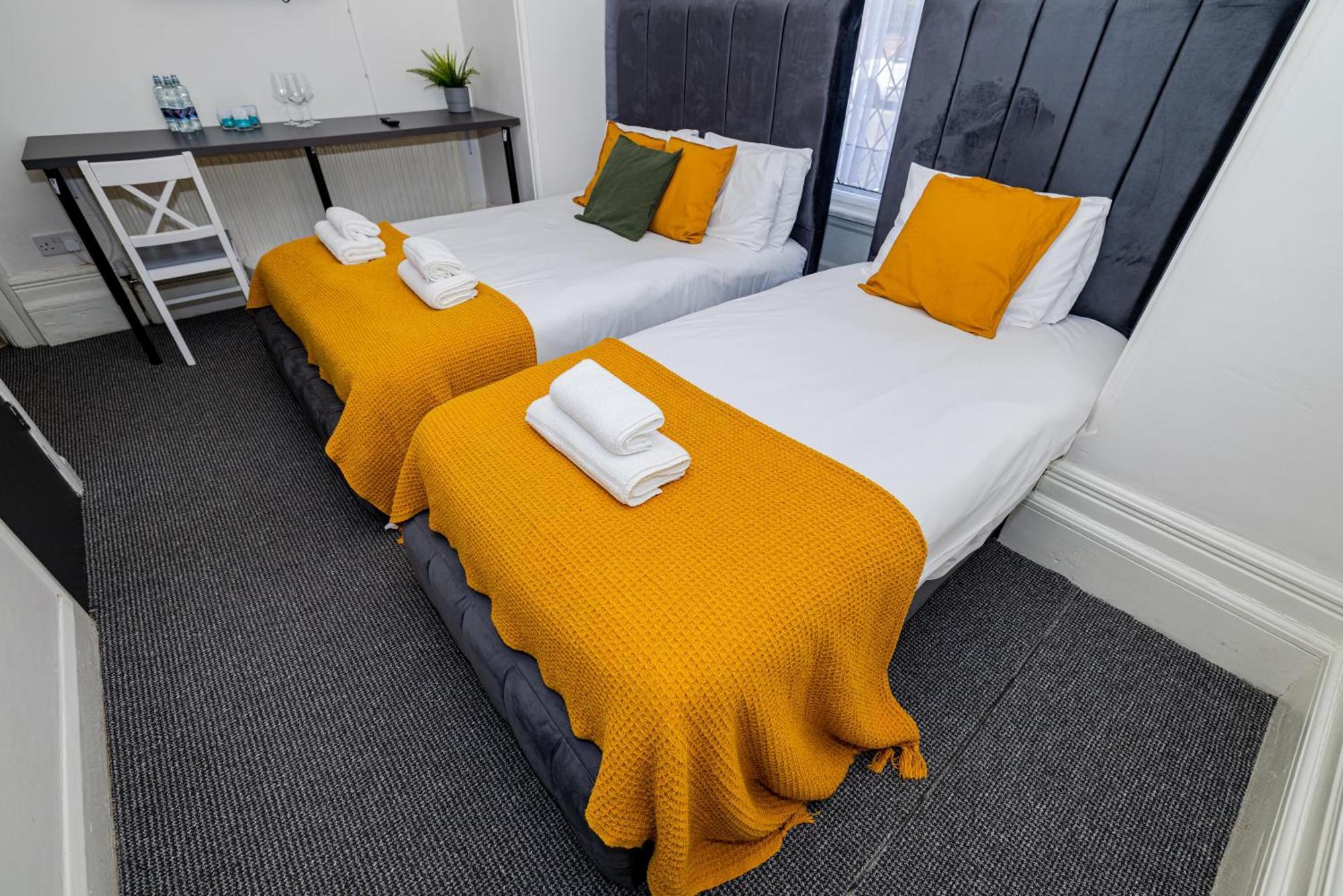 Woodford Hotel London Exterior photo